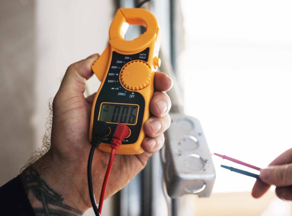 how to use clamp meter