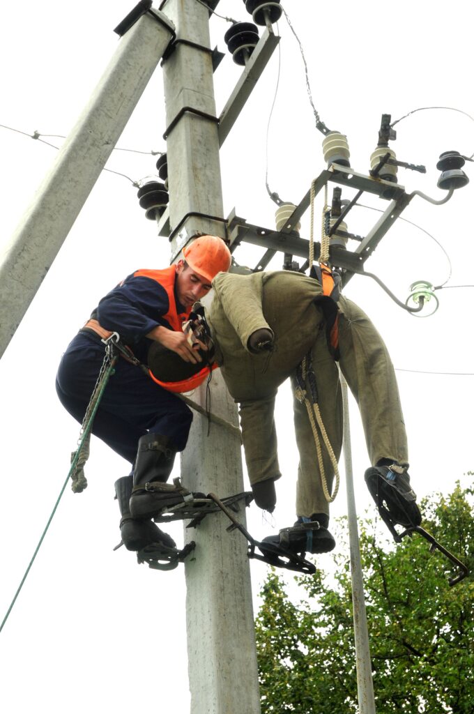 How Many Linemen Die a Year