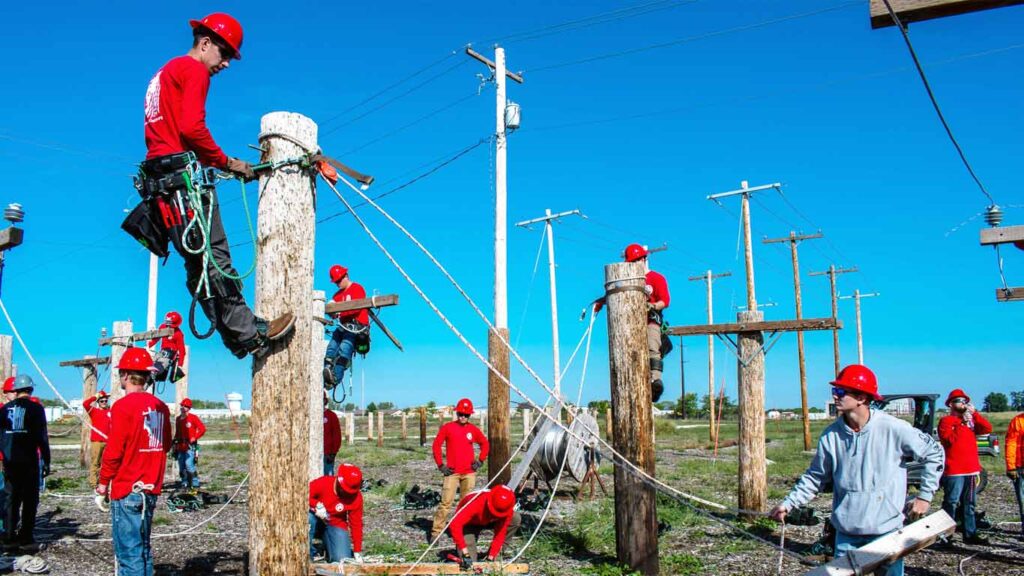 Lineman training program on pole